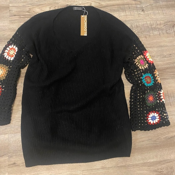 BloomChic Black V-Neck Sweater with Embroidered Sleeves - Picture 3 of 7